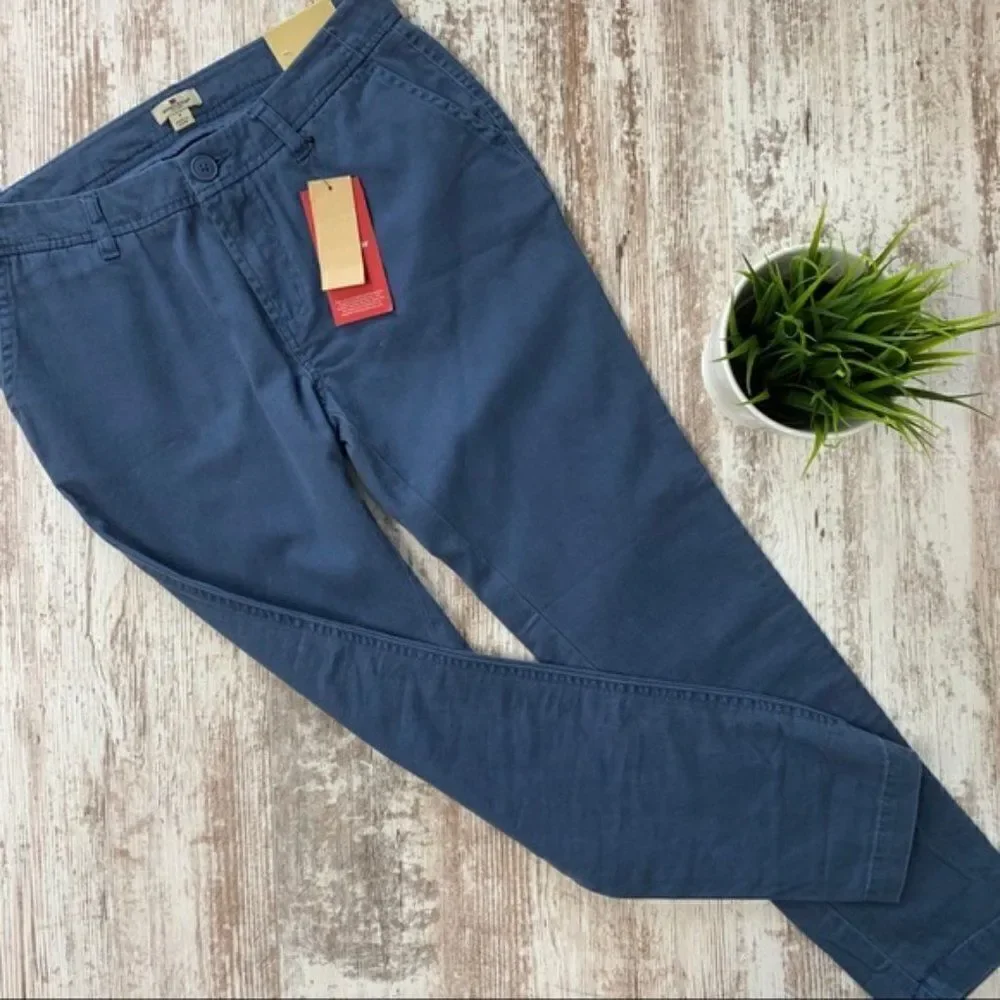 Woolrich Sunday Chino Pants -  Dark Cobalt Blue. Old money style